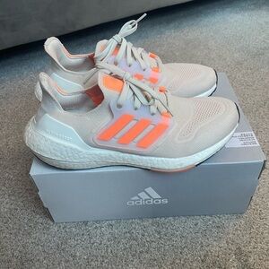Adidas Ultraboost 22
